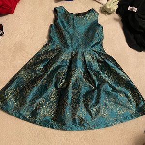 Childrens place emerald green and gold dress ! Gorgeous and never worn !